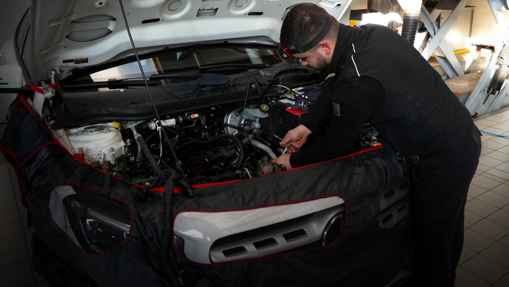 Service Contract Mercedes-Benz: prezzi fissi, manutenzione coperta e risparmio garantito per la tua auto