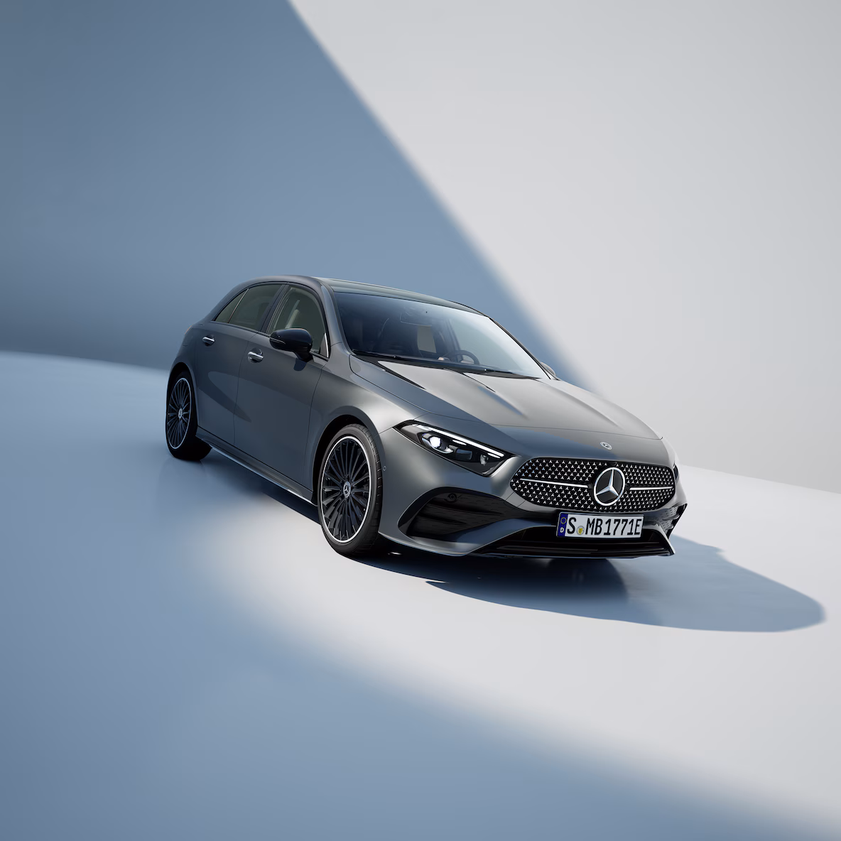 Mercedes-Benz Classe A: la berlina compatta che ridefinisce il premium